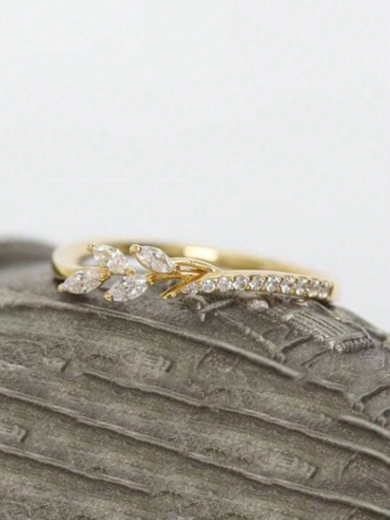 1 PC Pretty Cubic Zirconia Ring for Women for Wedding Party Engagement Anniversary Band Jewelry Valentine'S Day Gift