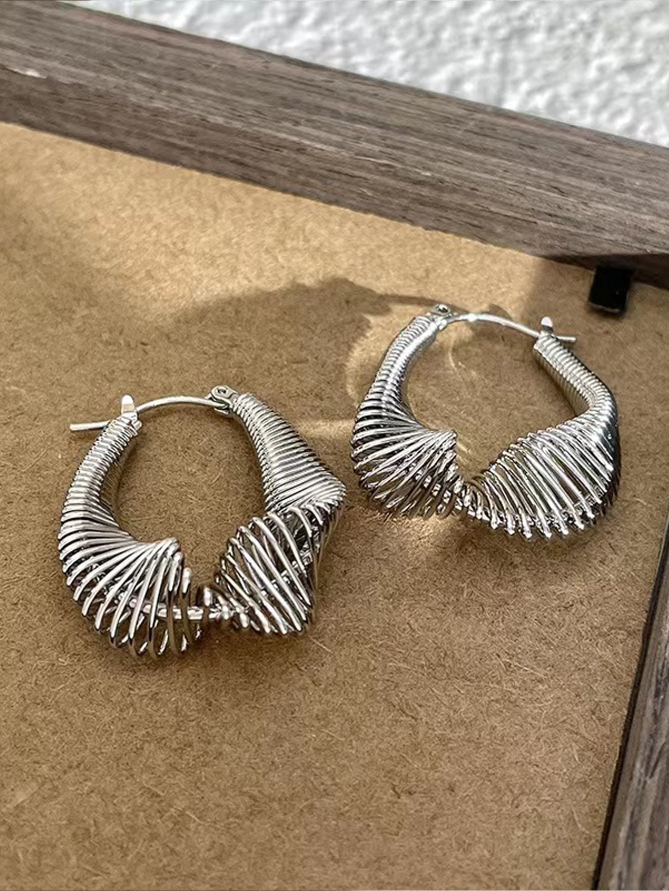 1Pair Fashionable & Elegant Twisted Asymmetrical Coil Design 18K Gold-Plated Stainless Steel Earrings Suitable for Women'S Daily Wear