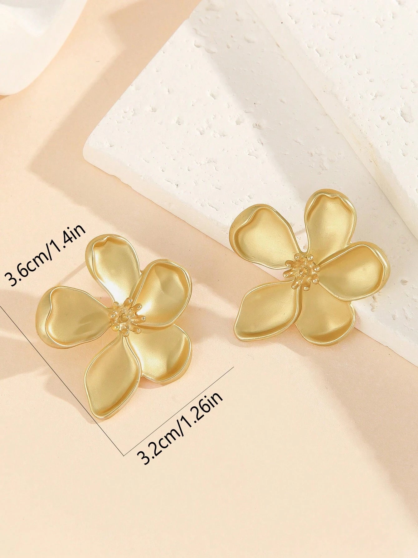 MESTILO 1 Pair of European and American Exaggerated Metal Large Flower Stud Earrings Suitable for Women'S Daily Wear Valentines