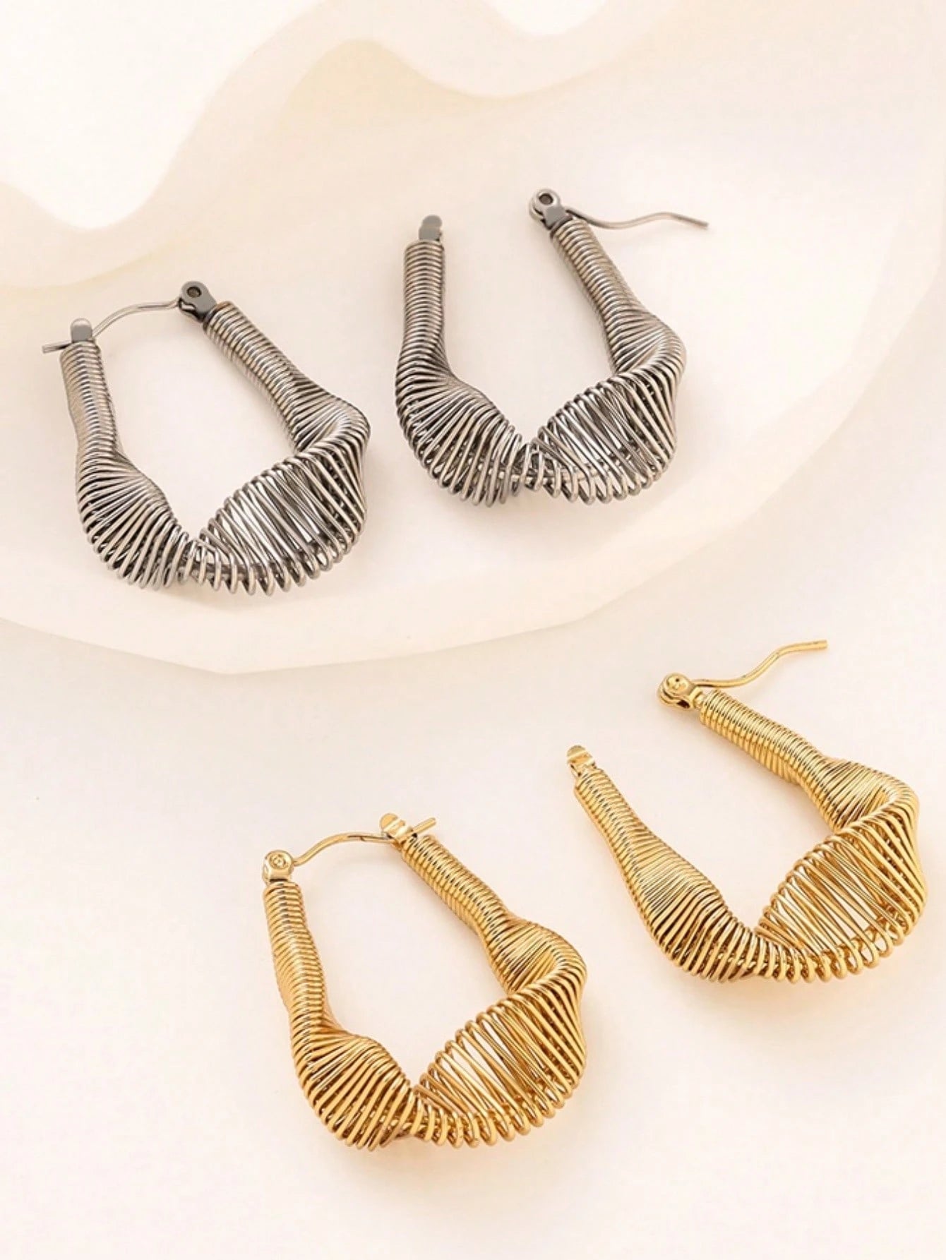 1Pair Fashionable & Elegant Twisted Asymmetrical Coil Design 18K Gold-Plated Stainless Steel Earrings Suitable for Women'S Daily Wear