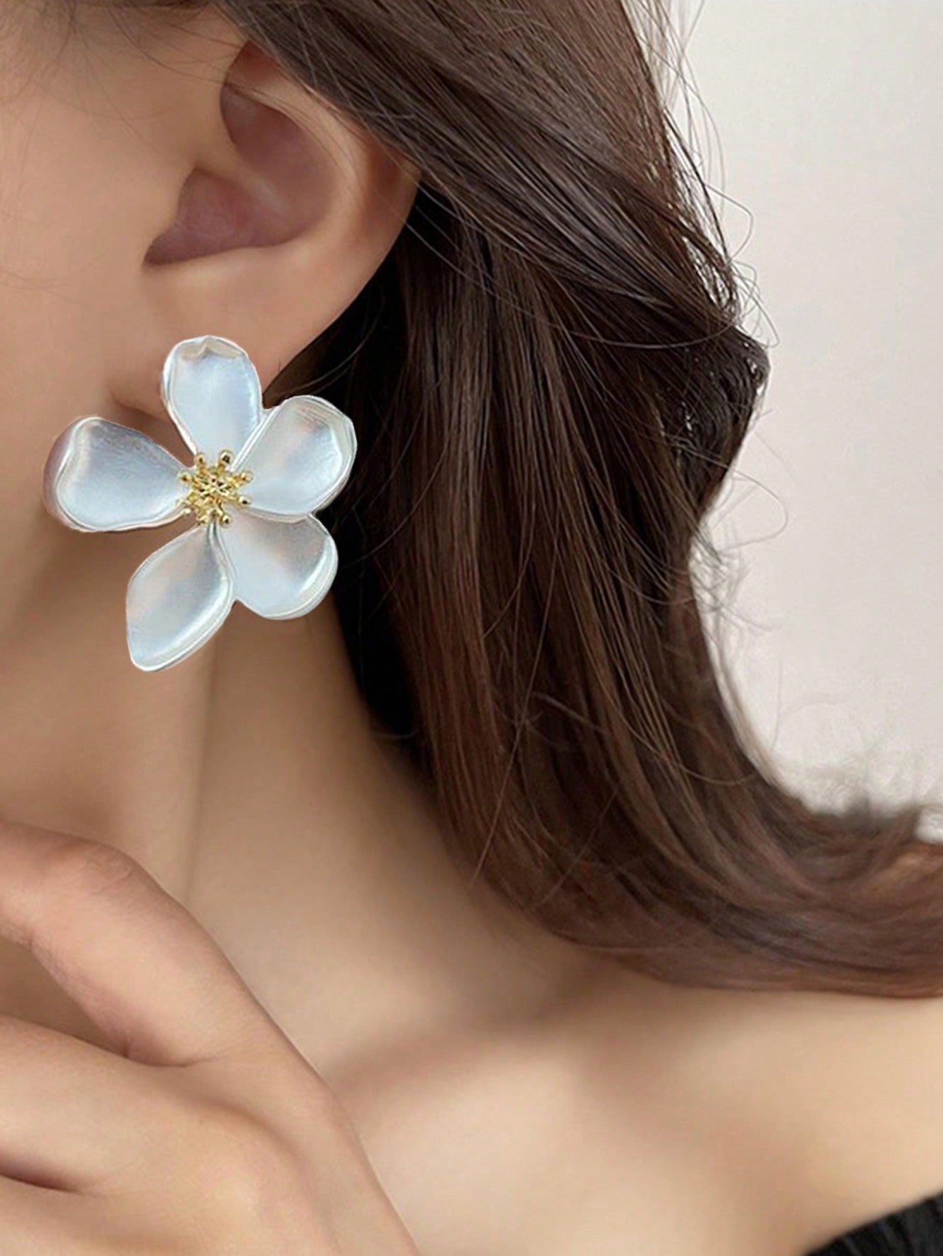MESTILO 1 Pair of European and American Exaggerated Metal Large Flower Stud Earrings Suitable for Women'S Daily Wear Valentines