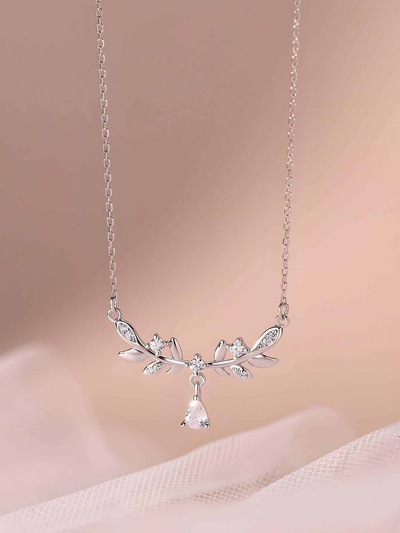ELSEDES 1Pc/ Silver S925/ Simple & Elegant Design/ Inlaid with Shiny Cubic Zirconia/ Fashion & Fascination/ Pendant Necklace/ for Women'S Daily Wear & Party Wear/ Clavicle Chain