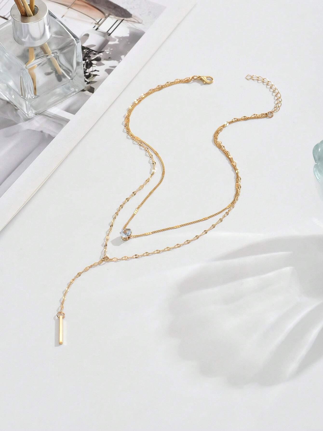 1Pc Gold Y-Shaped Design Layered Necklace, Details Decorated with Rhinestones & Faux Pearl, Suitable for Daily Wear by Women, Friendship Gifts, Banquet Parties(Handmade Chain Cut to Size, Variable Number of Pearls, Variable Size of Rhinestones)
