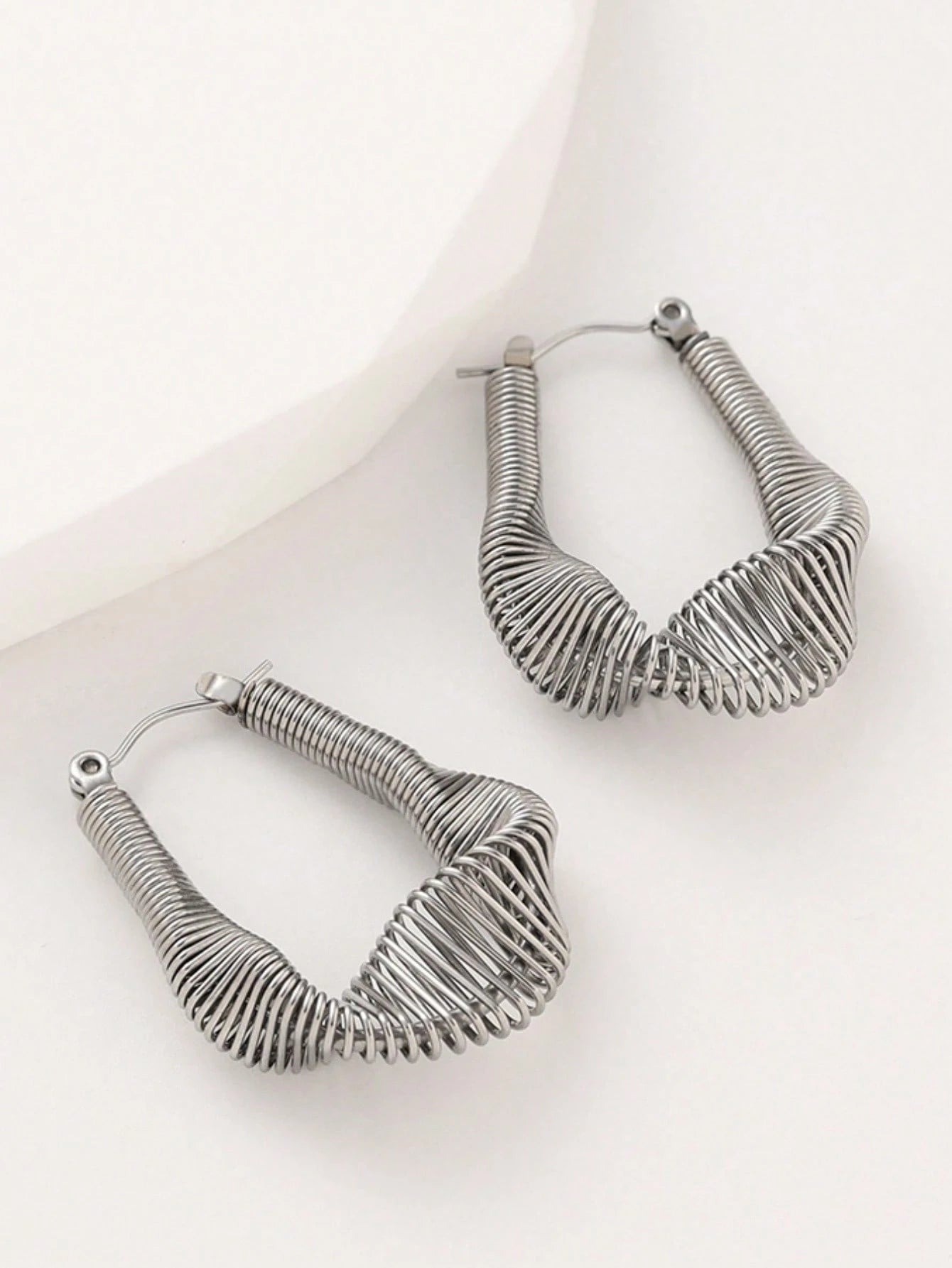 1Pair Fashionable & Elegant Twisted Asymmetrical Coil Design 18K Gold-Plated Stainless Steel Earrings Suitable for Women'S Daily Wear